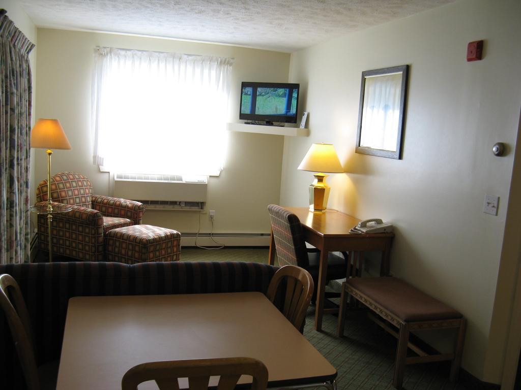 Handys Extended Stay Suites Colchester Ruang foto