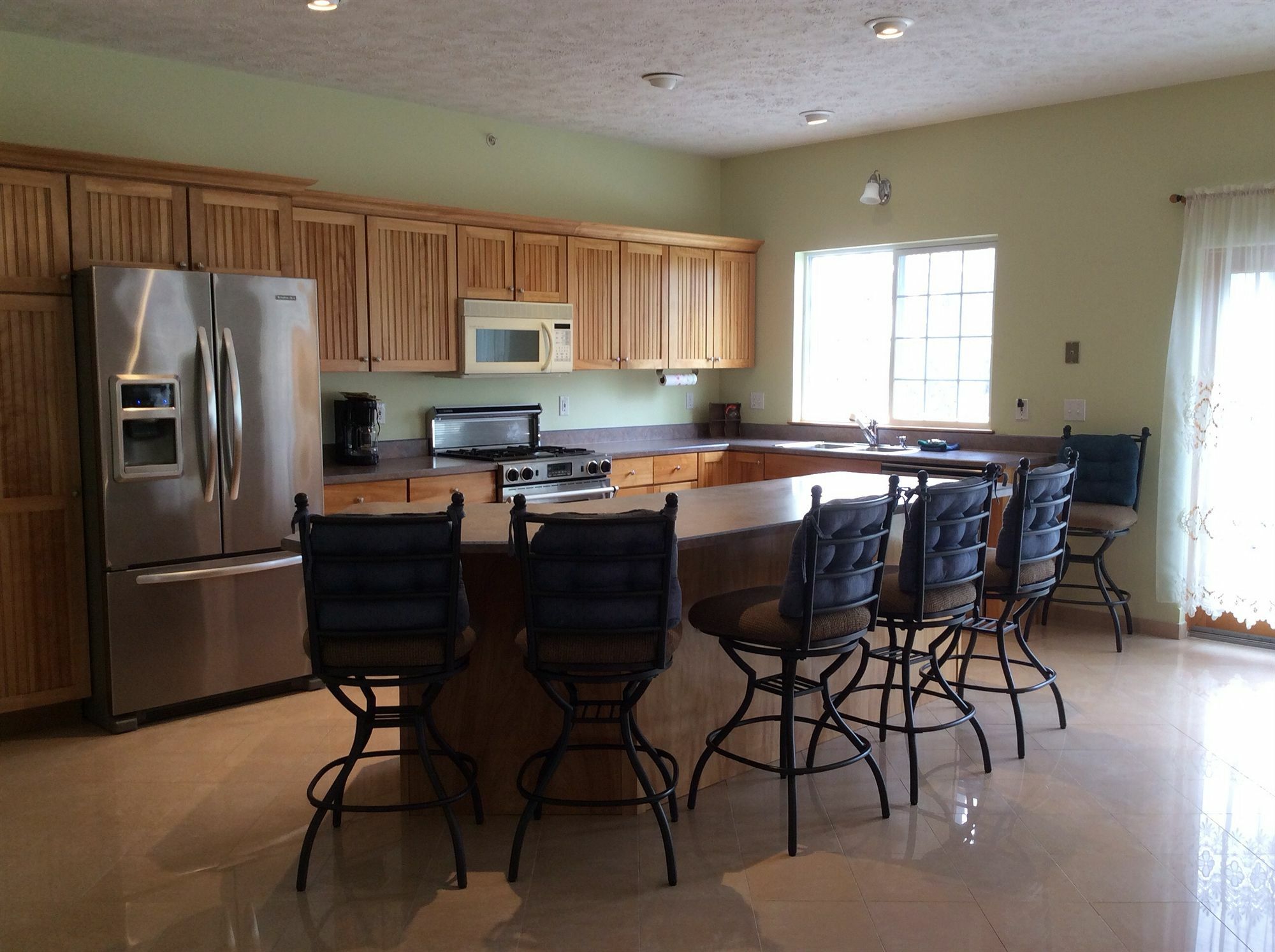 Handys Extended Stay Suites Colchester Bagian luar foto