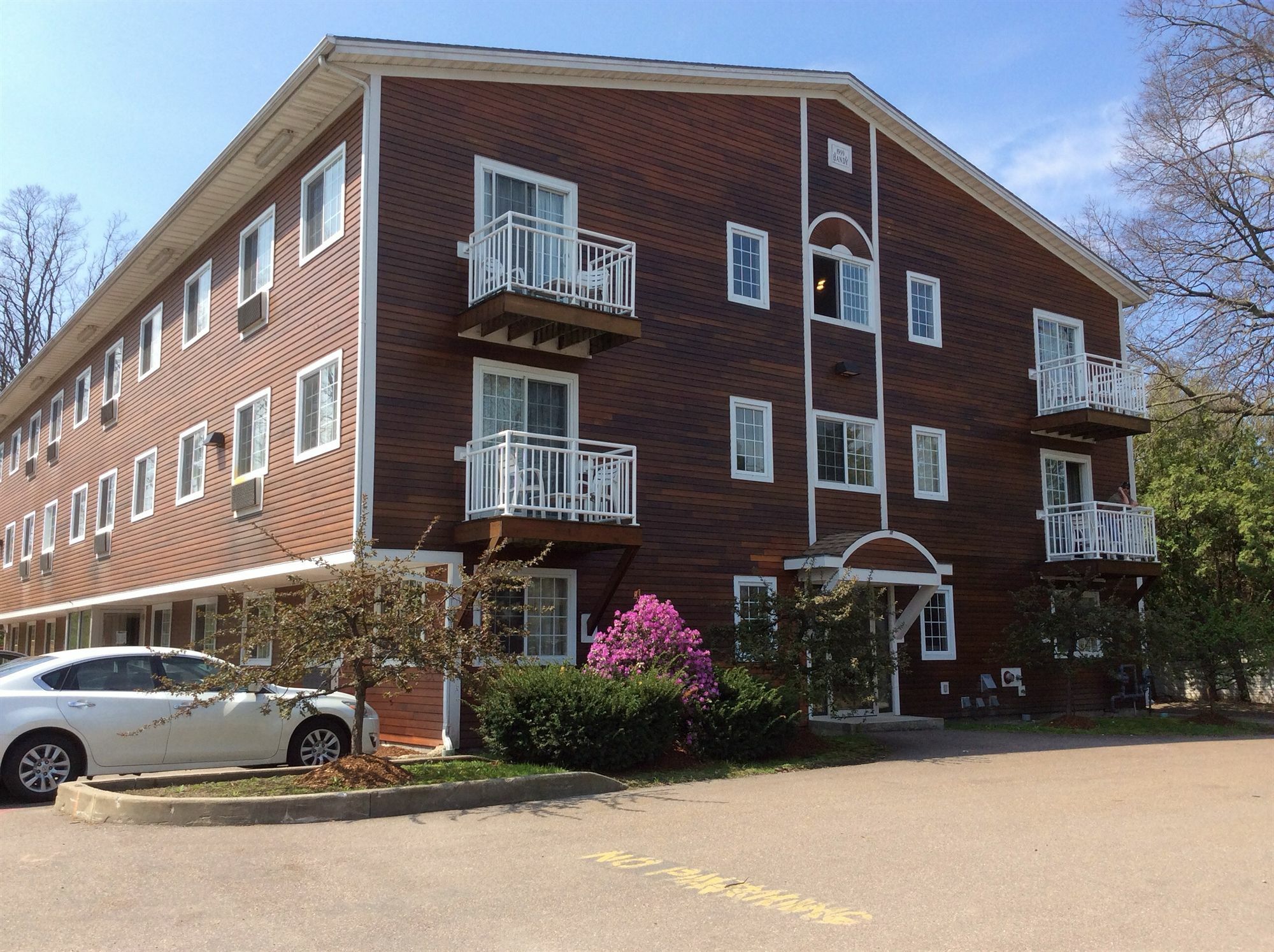 Handys Extended Stay Suites Colchester Bagian luar foto