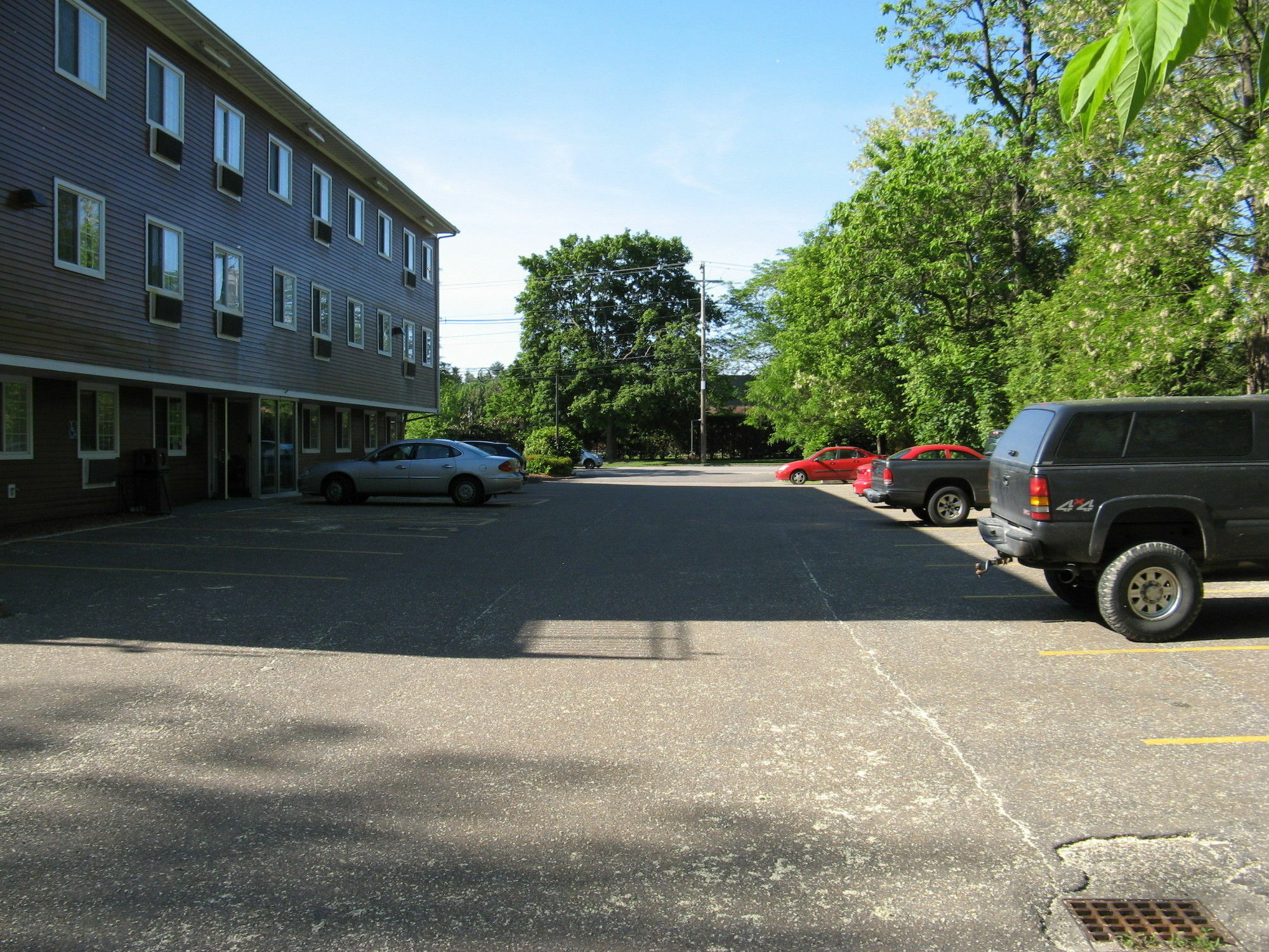 Handys Extended Stay Suites Colchester Bagian luar foto