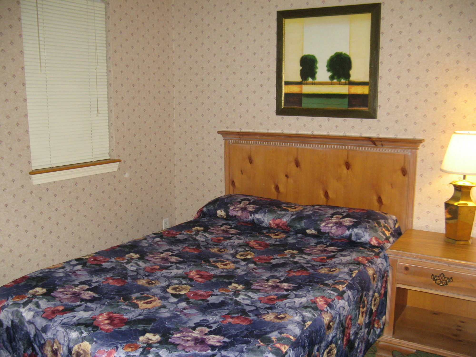 Handys Extended Stay Suites Colchester Bagian luar foto
