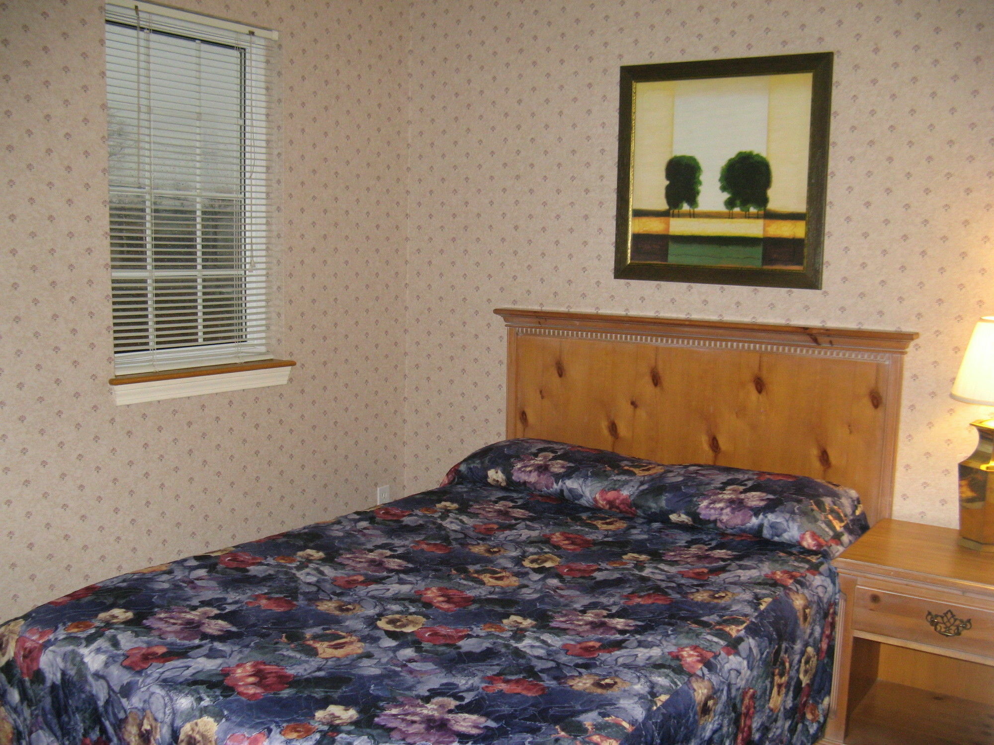 Handys Extended Stay Suites Colchester Bagian luar foto